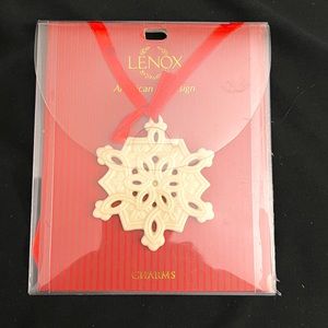 Lenox snowflake ornament (NEW)